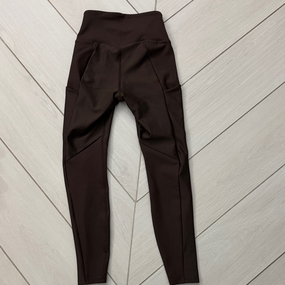Women's Alo Air-lift Leggings - Picture 6 of 7